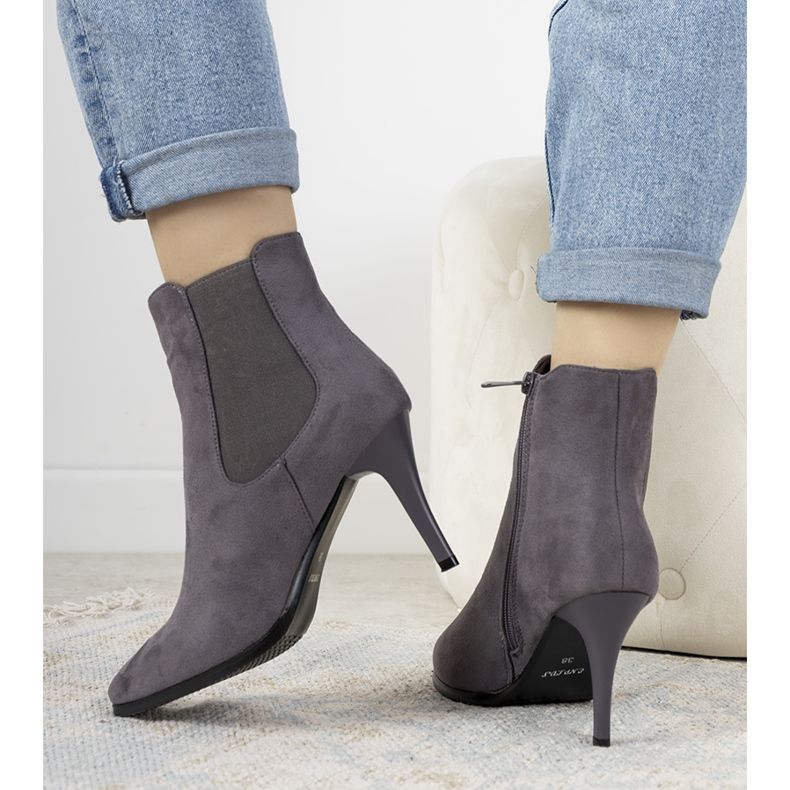 Boots grises sur talon Varela 1 Boots grises sur talon Varela 1