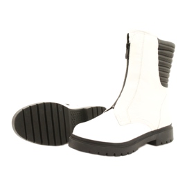 Bottes pour femmes blanches Caprice 9-25454-27 108 Naplak blanc noir 2