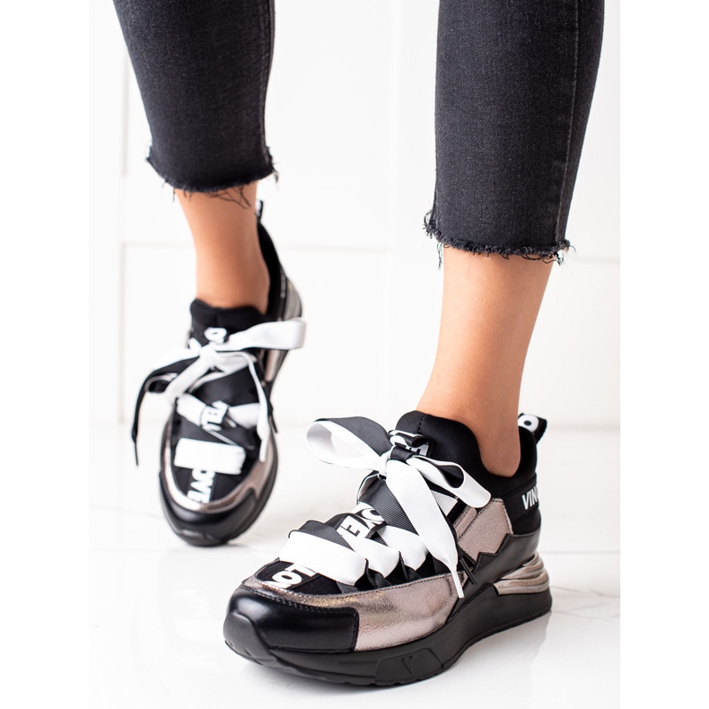 Baskets nouées avec ruban VINCEZA noir doré 1