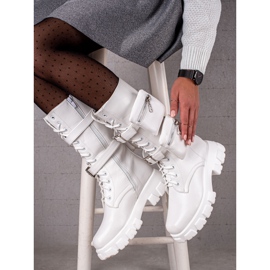 TRENDI Travailleurs de la mode avec des poches blanche 1 TRENDI Travailleurs de la mode avec des poches blanche 1