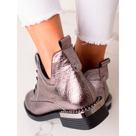 W. Potocki Bottes à la mode avec une découpe Potocki rose 2