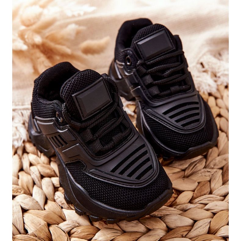 FR1 Baskets noires Freak Out pour enfants le noir 1