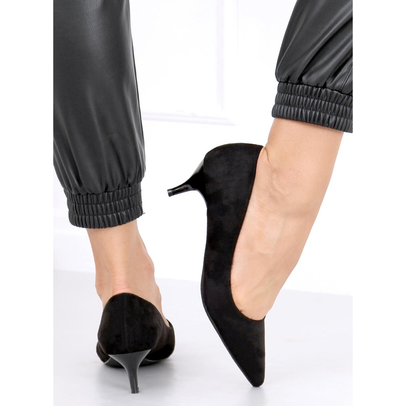 Escarpins sur un talon bas Ann Black le noir 1
