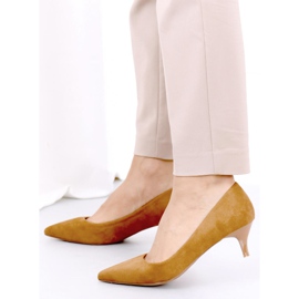 Escarpins sur un talon bas Ann Camel brun 1