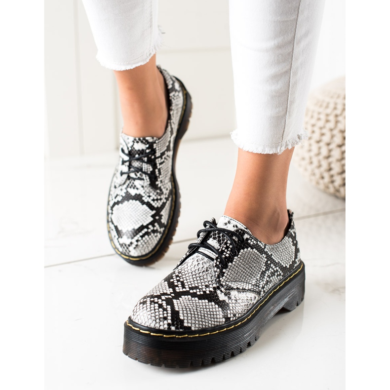 Sweet Shoes Chaussures sur la plateforme à imprimé serpent blanc noir 1