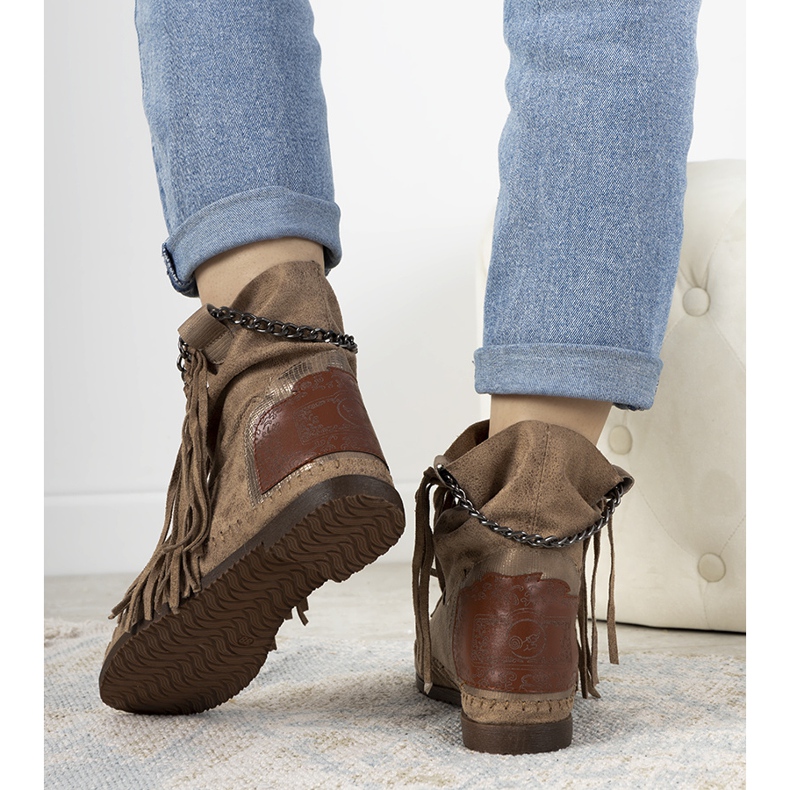 Bottes pour femmes beiges dans le style de boho Maral 1