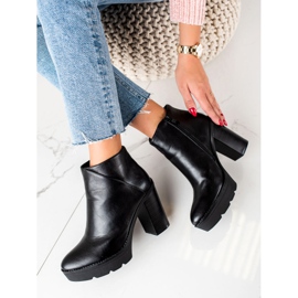 Janessa Bottes avec cuir écologique sur la plate-forme noir 2