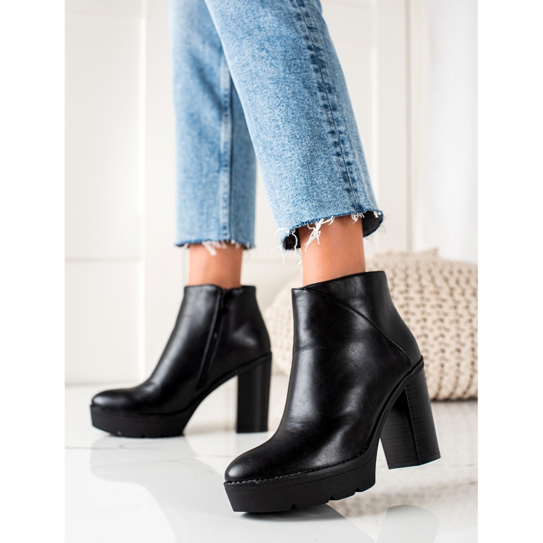 Janessa Bottes avec cuir écologique sur la plate-forme noir 1