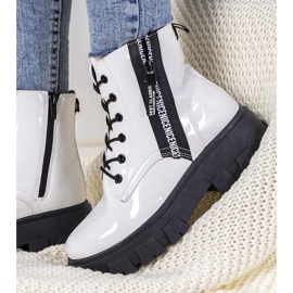 Bottines laquées blanches Brisette 1