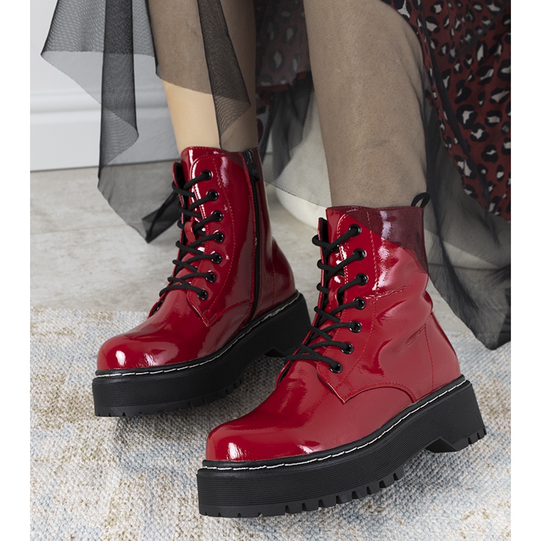 Boots Gladu en cuir verni rouge 1