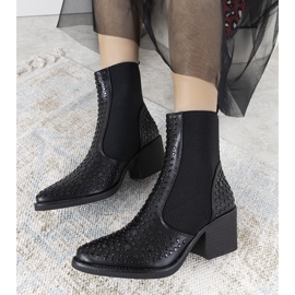 Boots noires ornées de clous Camus 1