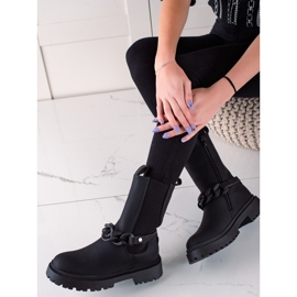 TRENDI Travailleurs noirs avec une ceinture décorative le noir 1 TRENDI Travailleurs noirs avec une ceinture décorative le noir 1