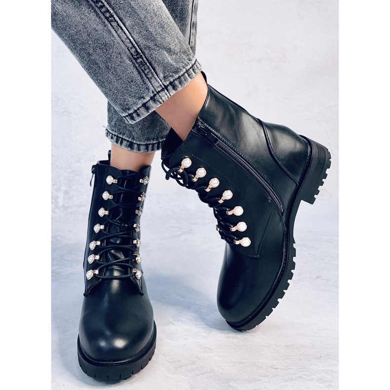 Ouvriers avec des perles noires brillantes le noir 1