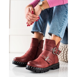 Janessa Travailleurs avec Jet rouge 1