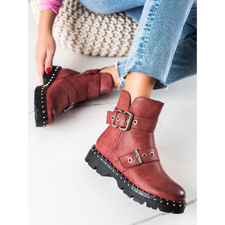 Janessa Travailleurs avec Jet rouge 2