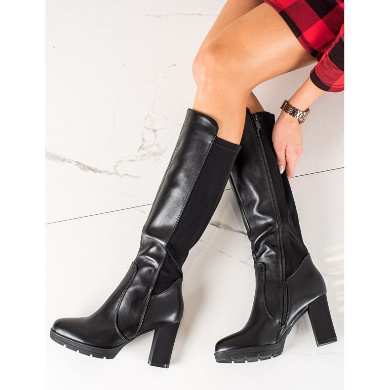 TRENDI Bottes sur un pilier le noir 1