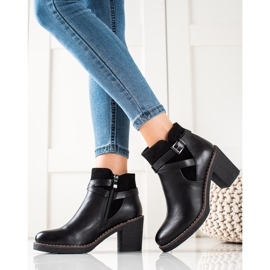 TRENDI Bottes noires décontractées 1