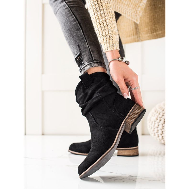 Evento Cowgirls noires à la mode le noir 2