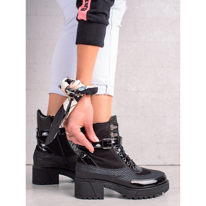 Queen Vivi Travailleurs noirs élégants le noir 2