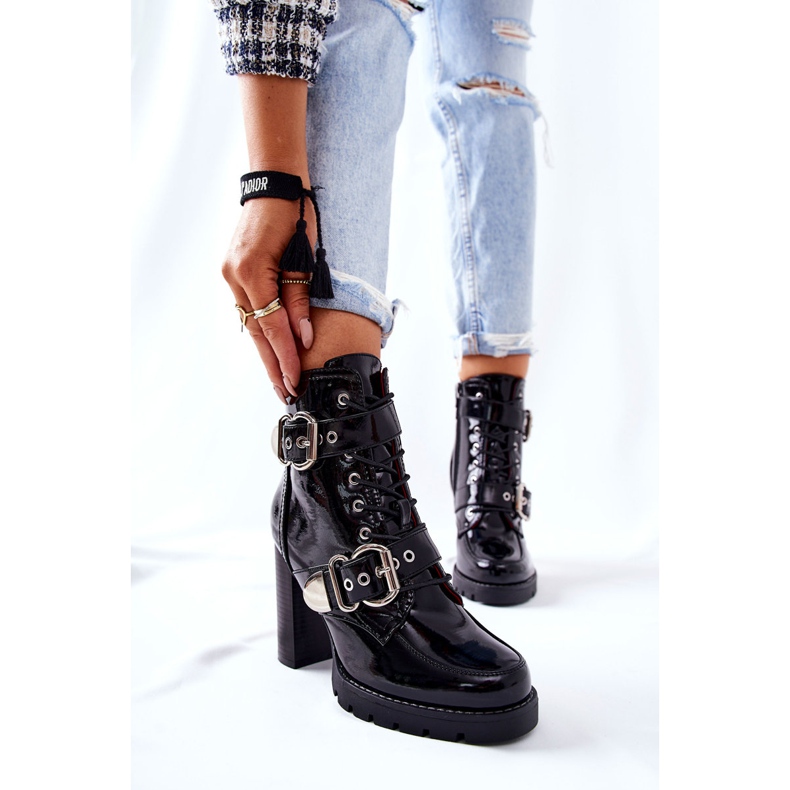 Bottines Laquées On A Bar Flaris Noires Avec Boucle 1