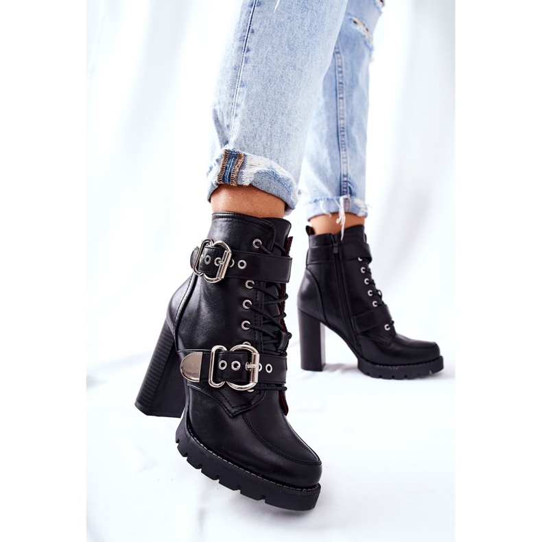 Bottes Sur Un Poteau Avec Une Boucle Noir Flaris 2