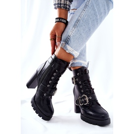 Bottes Sur Un Poteau Avec Une Boucle Noir Flaris 3
