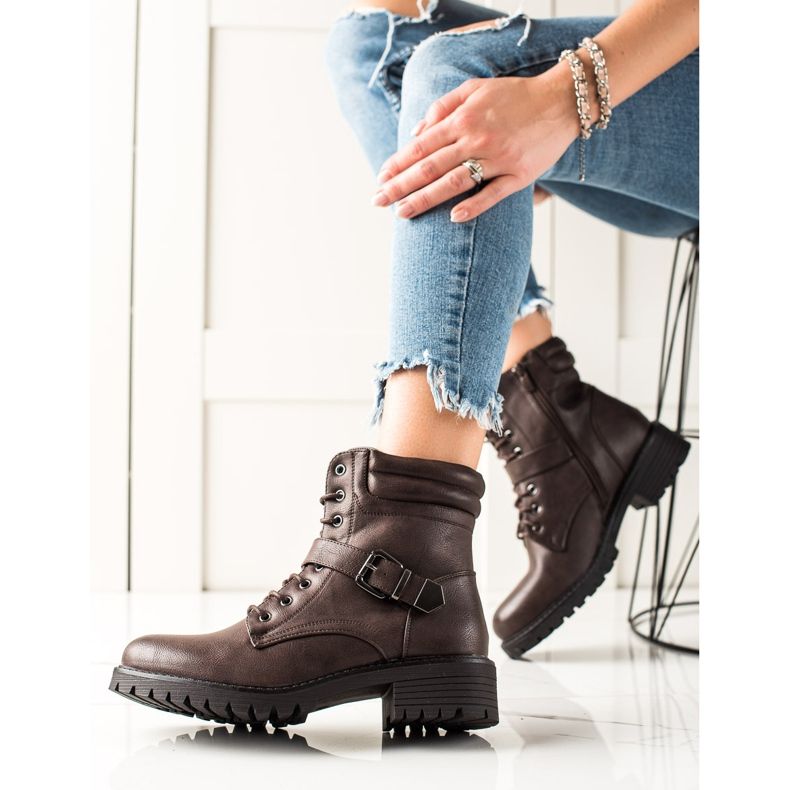 Anesia Paris Travailleurs bruns avec une boucle 2 Anesia Paris Travailleurs bruns avec une boucle 2