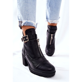 PG1 Bottes Clive noires à talons hauts avec boucle 1