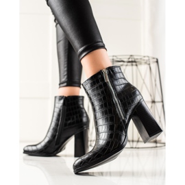 Bestelle Bottes à la mode sur le poste noir 2