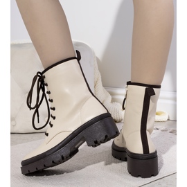 Boots isolées beiges sur semelle épaisse Dena 2