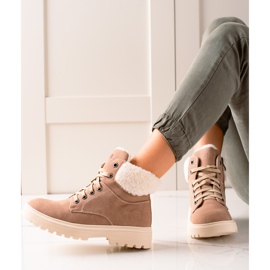 Trappeurs élégants en cuir écologique beige 1 Trappeurs élégants en cuir écologique beige 1