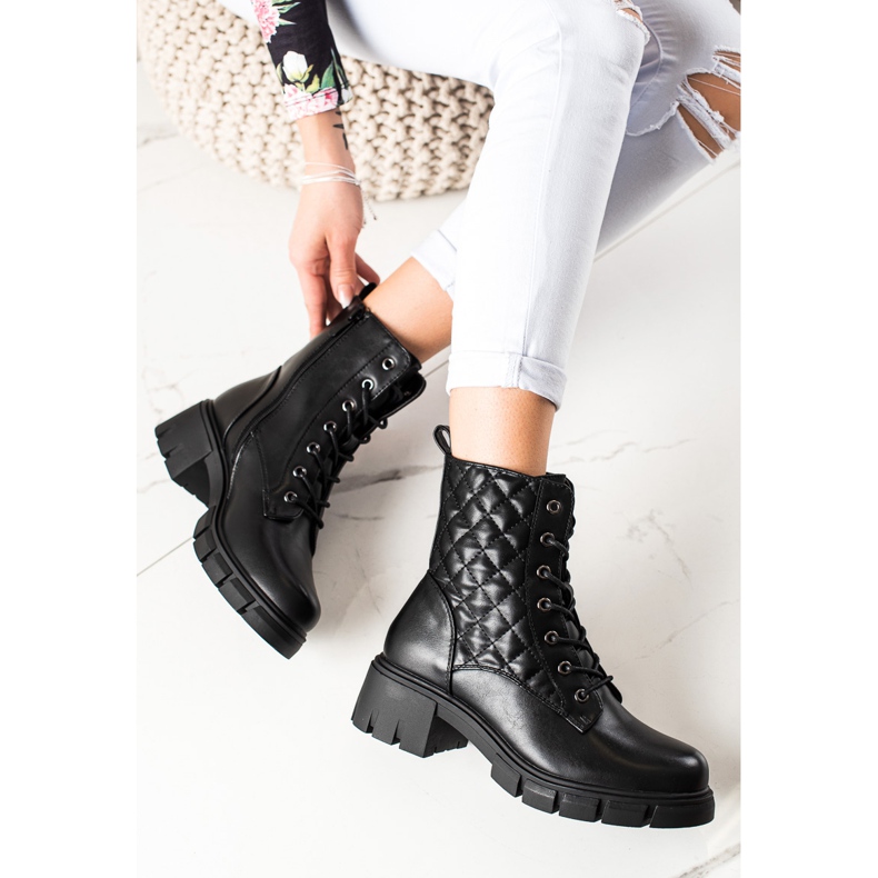 Bestelle Trappeurs matelassés classiques le noir 1