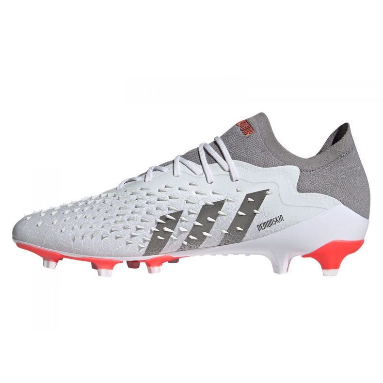 Chaussures de football Adidas Predator Freak.1 Low Ag M GZ2806 gris, blanc blanc 1