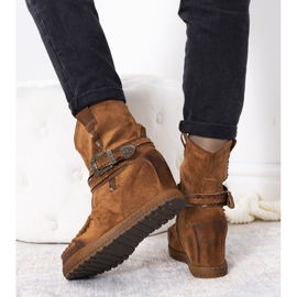 Bottes isolées camel pour femmes dans le style de boho Hanson brun 2