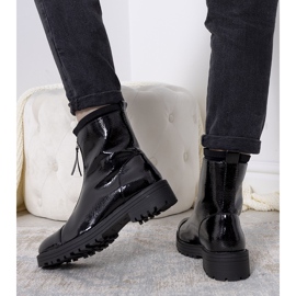 Boots Weiss femme laquées noires 1