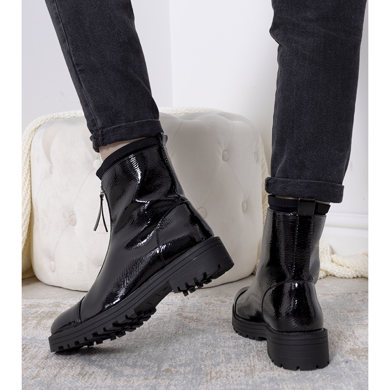Boots Weiss femme laquées noires 1
