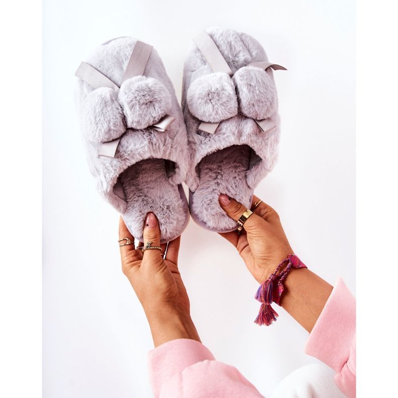 Chaussons Gris Pamppy Fourrure Avec Pompons 1