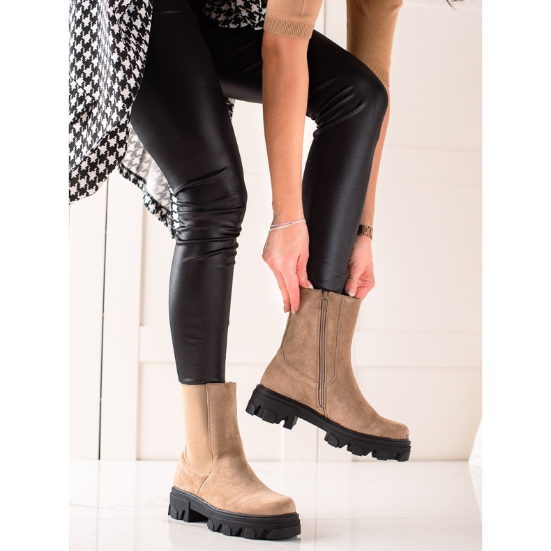 TRENDI Bottes sur la plate-forme beige 2 TRENDI Bottes sur la plate-forme beige 2