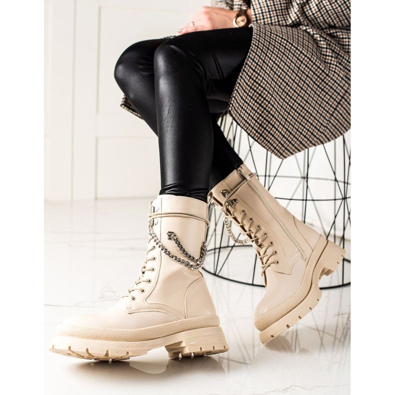 Bona Travailleurs chauds avec une chaîne beige 1 Bona Travailleurs chauds avec une chaîne beige 1