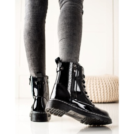 Filippo Bottes en cuir verni noir 1