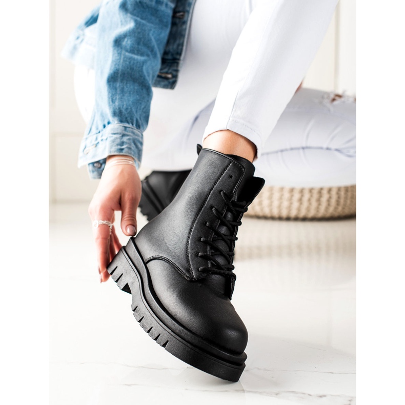 TRENDI Trappeurs noirs classiques sur la plate-forme le noir 1