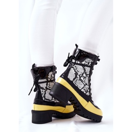 Boots Cuir Serpent Noir et Jaune Meridiah blanc 2