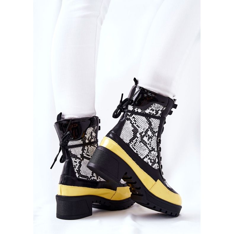 Boots Cuir Serpent Noir et Jaune Meridiah blanche le noir 2
