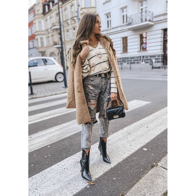 Boots noires embossées sur un talon Cro 1