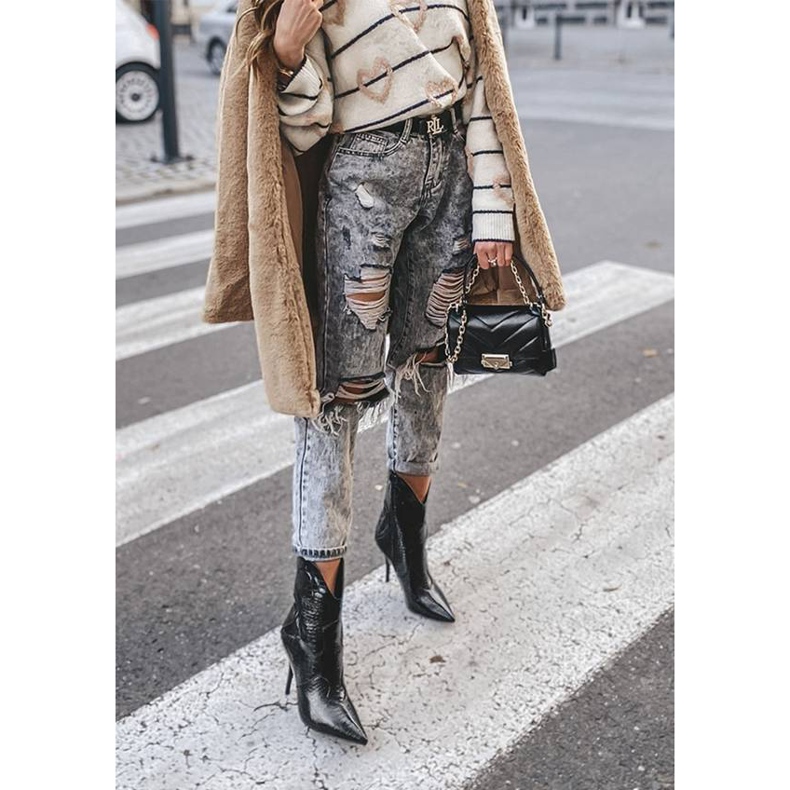 Boots noires embossées sur un talon Cro le noir 2