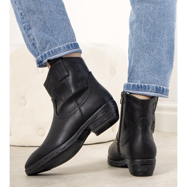 Bottes de cowboy isolées Belda noires le noir 1