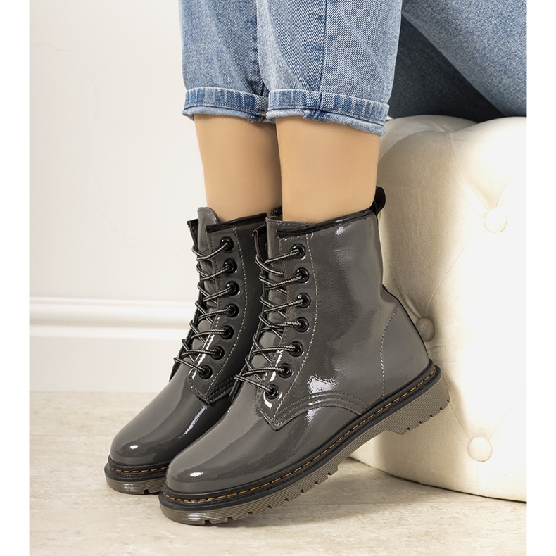 Bottes chaudes graphite pour femmes par Doiron le noir 1