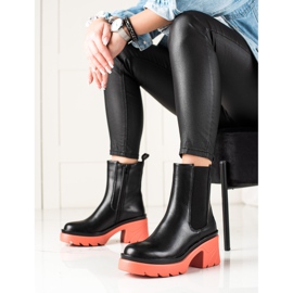TRENDI Bottes sur une plate-forme rose le noir 1