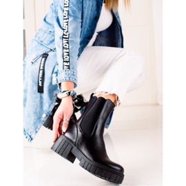 Seastar Bottes noires sur la plate-forme 2