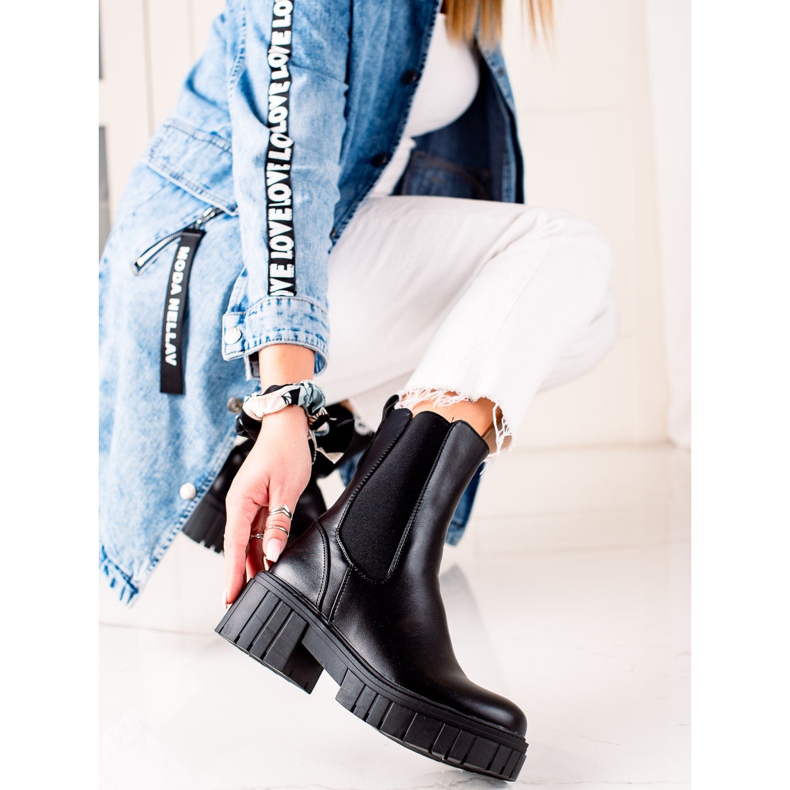 Seastar Bottes noires sur la plate-forme 2